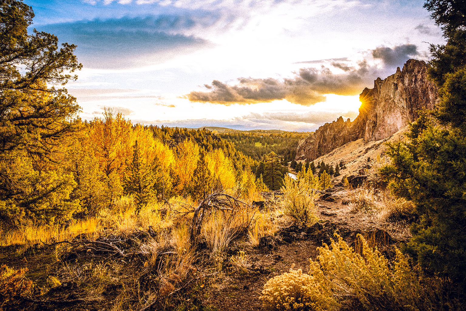 Smith Rock State Park: Where Adventure Meets Nature Near Redmond