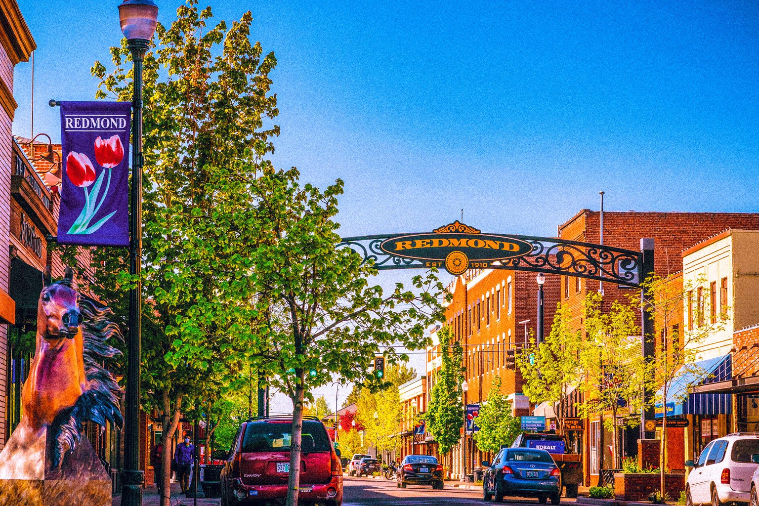 Step inside Redmond's featured shops and markets for a one-of-a-kind shopping adventure.